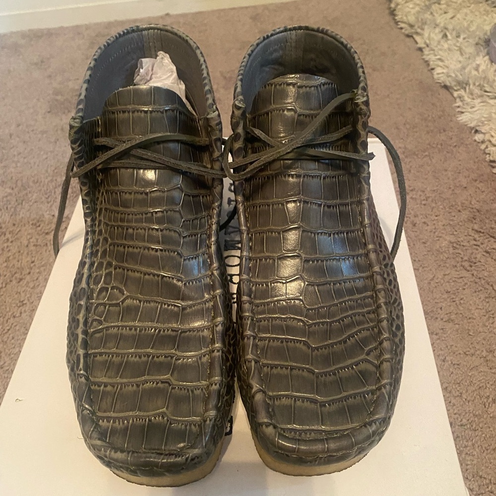 Sycamore Style - Hematite Chukka Boots with Textured Upper